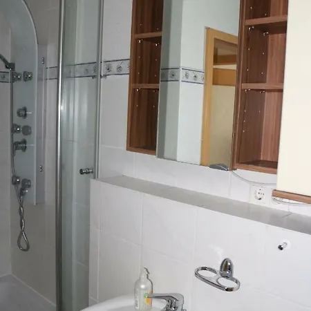 Apartment Romantische Ferienwohnung Mit Fantastischem Ausblick, Pool Und Gartensauna