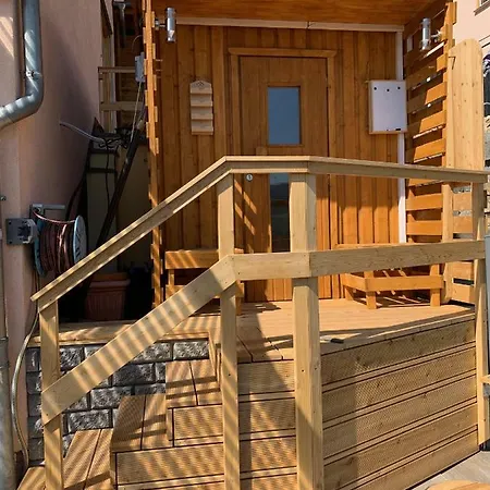 Apartment Romantische Ferienwohnung Mit Fantastischem Ausblick, Pool Und Gartensauna Jena